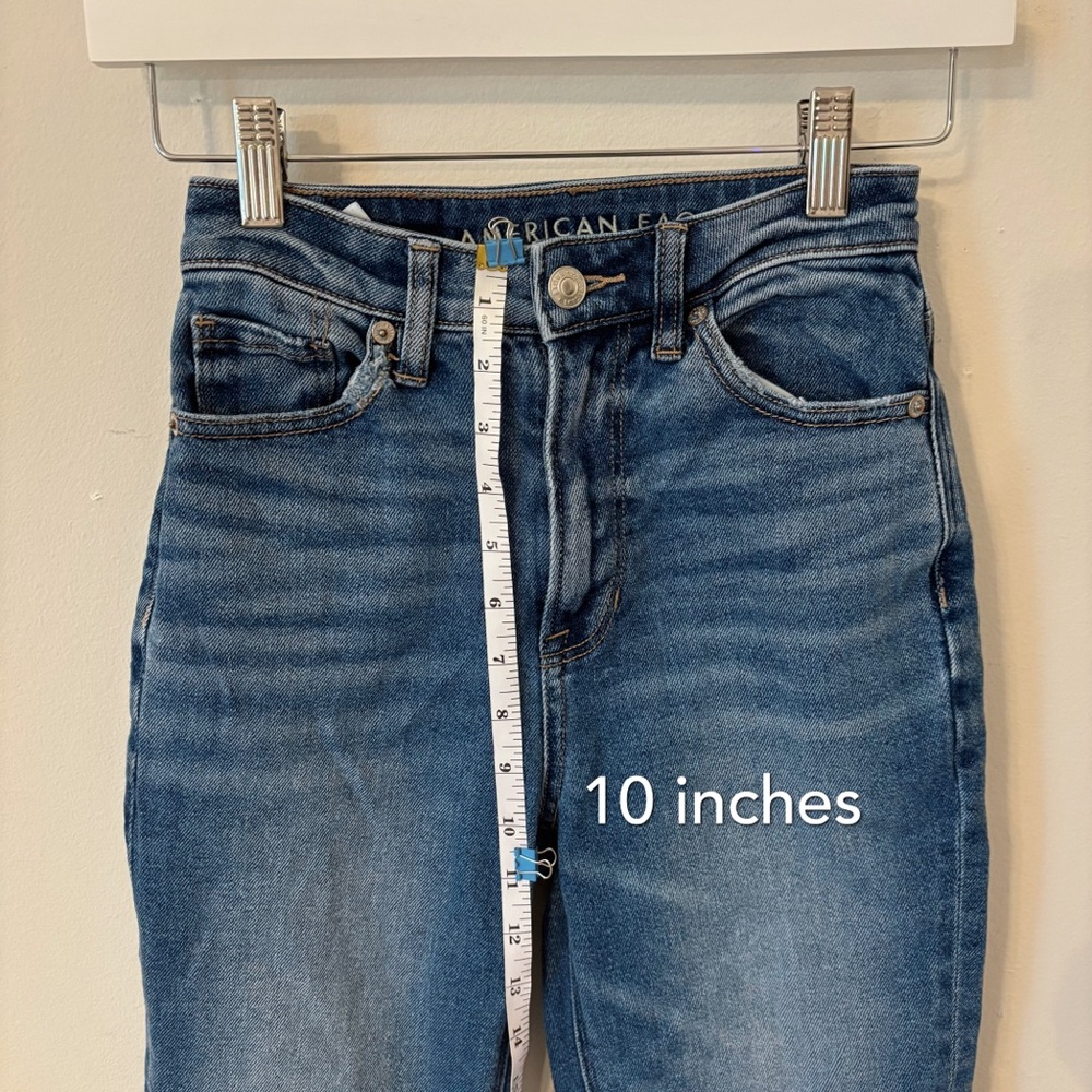 American Eagle Outfitters - Highest Rise Mom Jean - Size 000 - Picture 9 of 11